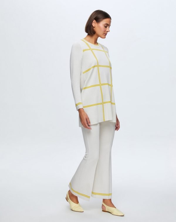 T24K-7004 / Line Detail Knitwear Trousers بنطلون تريكو بتفاصيل خطية - Image 4
