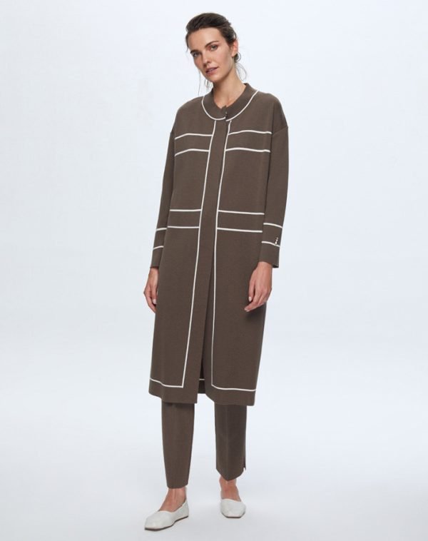 T24K-9018 / Striped Knitwear Cardigan / سترة تريكو مخططة - Image 4