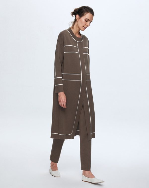 T24K-9018 / Striped Knitwear Cardigan / سترة تريكو مخططة - Image 5