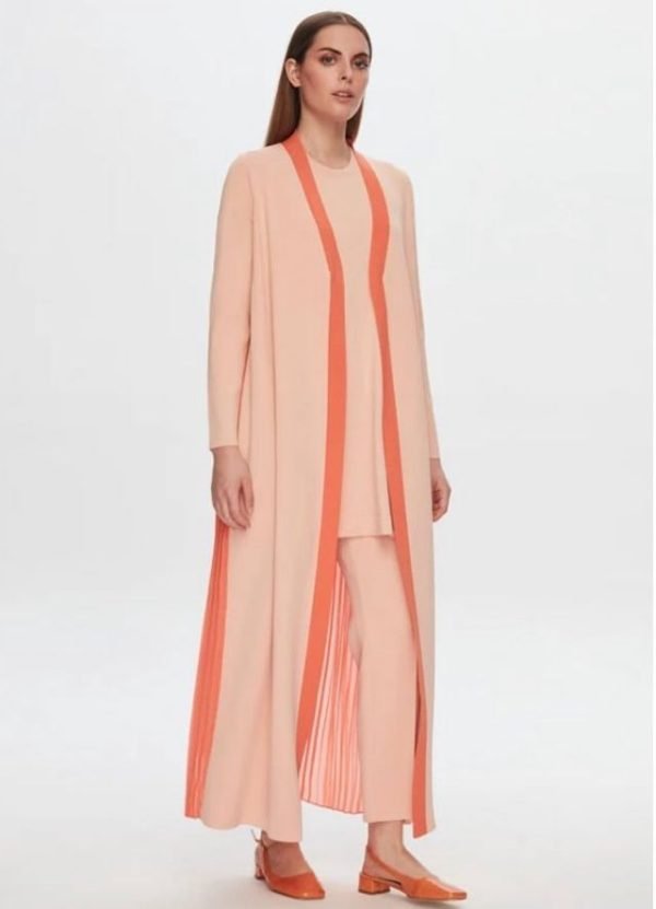T24Y-9032 -Chiffon Back Pleat Knitwear Cardigan Set / طقم كارديجان محبوك من الشيفون بكسرات خلفية - Image 4