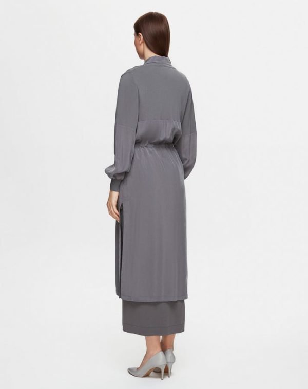 T25Y-8002 / Long Crepe Belted Knitwear Set / طقم تريكو طويل بحزام من الكريب - Image 2