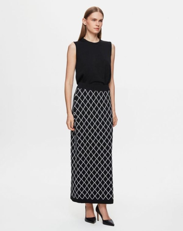 T25Y-9001/  Diamond Patterned Long Knitted Cardigan With Skirt Set  / طقم كارديجان طويل محبوك بنقشة ماسية مع تنورة - Image 3