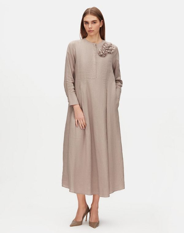 T25Y-4063 / Floral Brooch Detailed Solid Color Linen Dress / فستان من الكتان بلون سادة مزين ببروش زهري