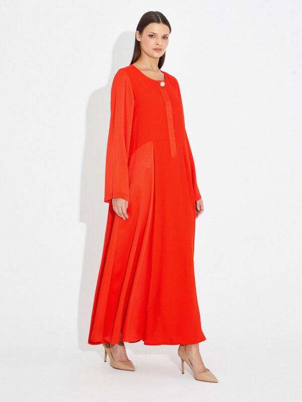 T23Y-4041 / Pearl Closure Matte Fabric Long Dress / فستان طويل من القماش غير اللامع مع إغلاق باللؤلؤ