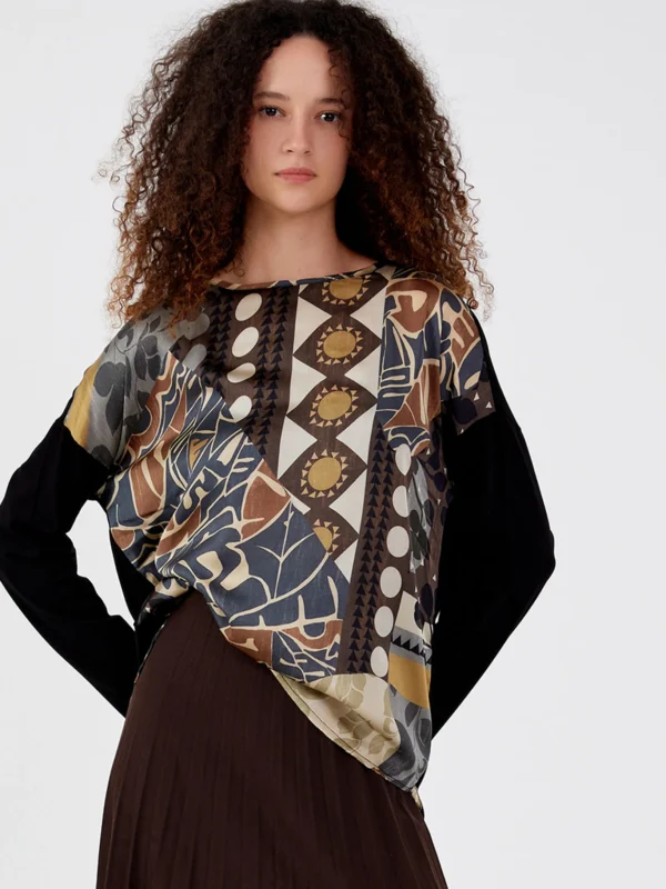 BLB25K1471 / Long Sleeve Patterned Regular Blouse / بلوزة حرير منقوشة بأكمام طويلة